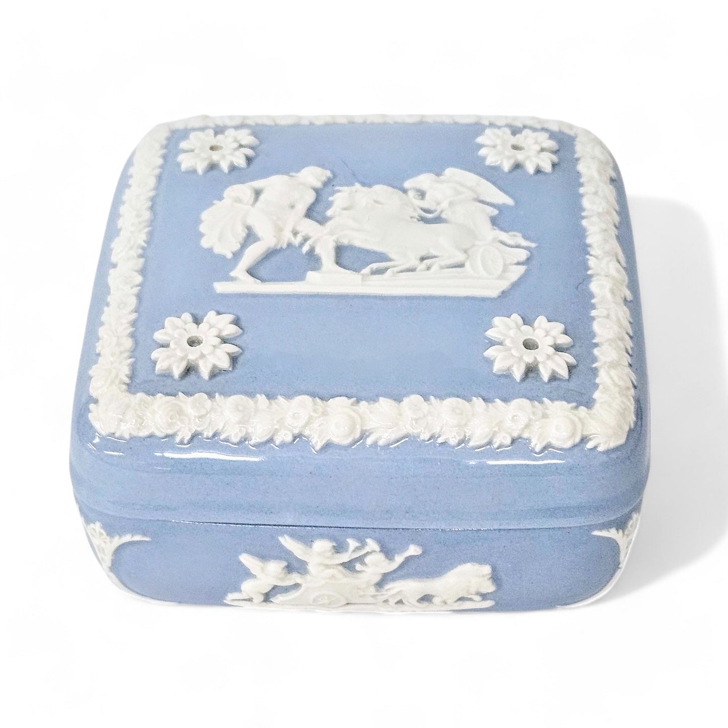 Wedgwood Square Trinket Box Cream on Lavender Blue Jasperware MINT