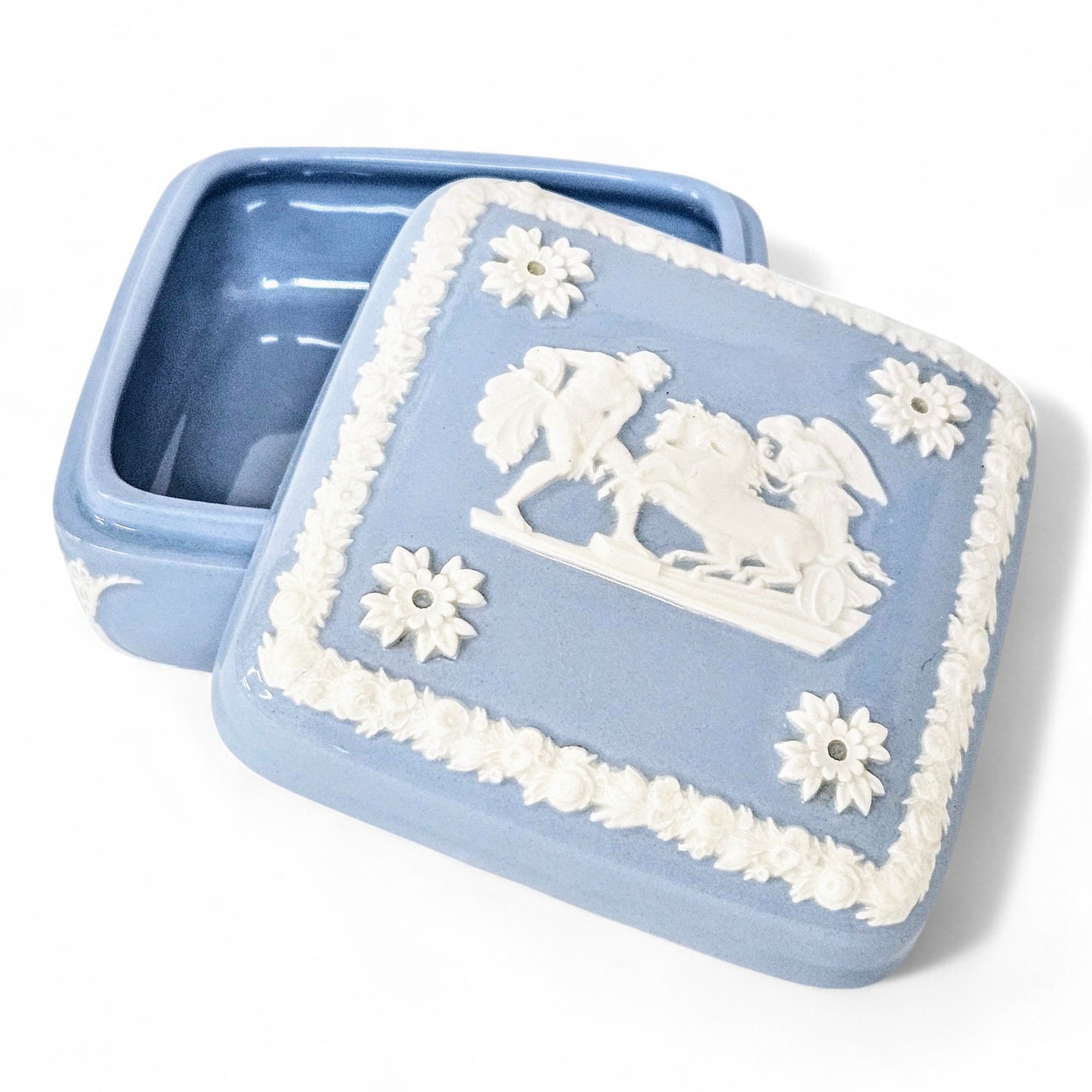 Wedgwood Square Trinket Box Cream on Lavender Blue Jasperware MINT