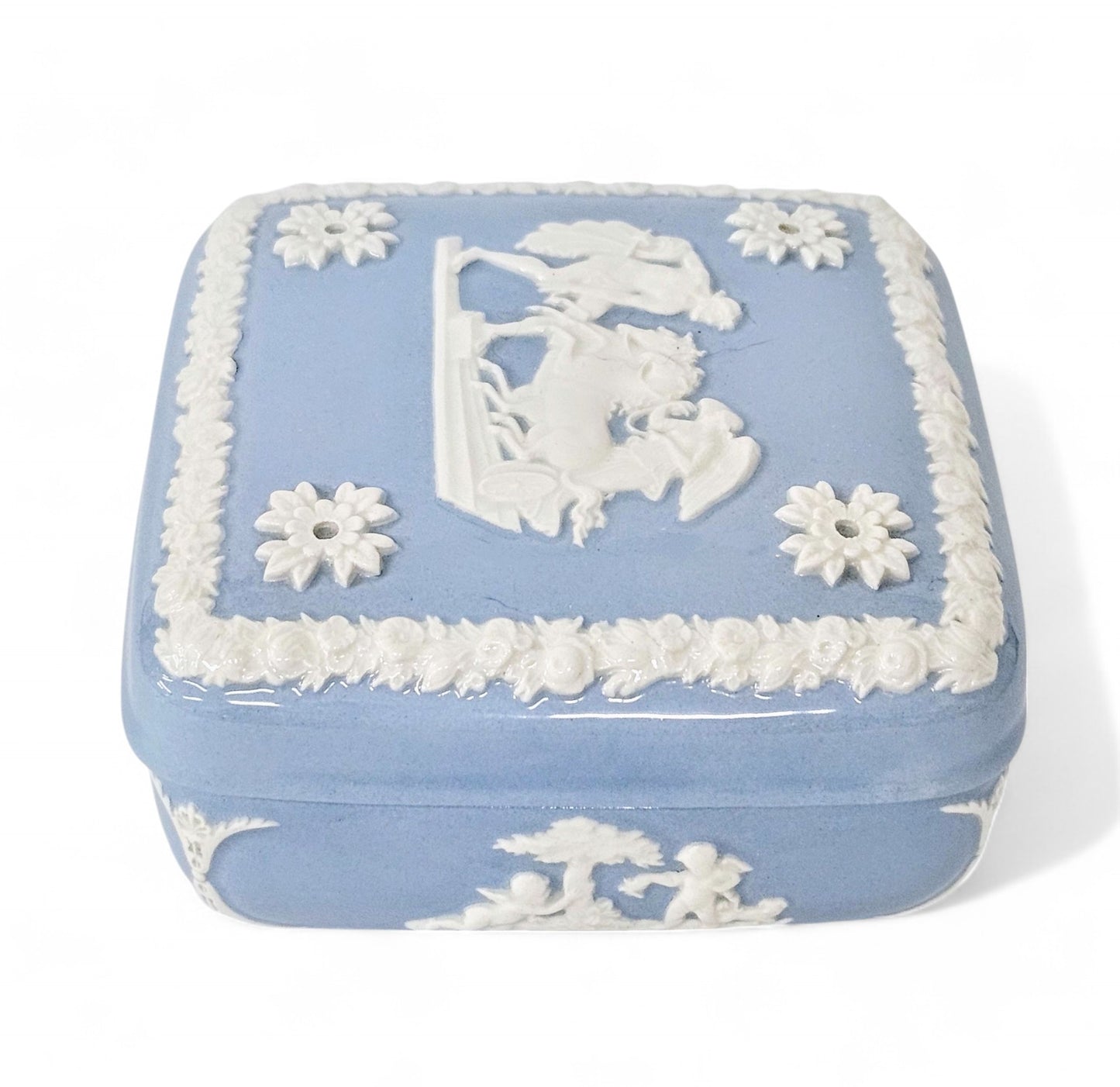 Wedgwood Square Trinket Box Cream on Lavender Blue Jasperware MINT
