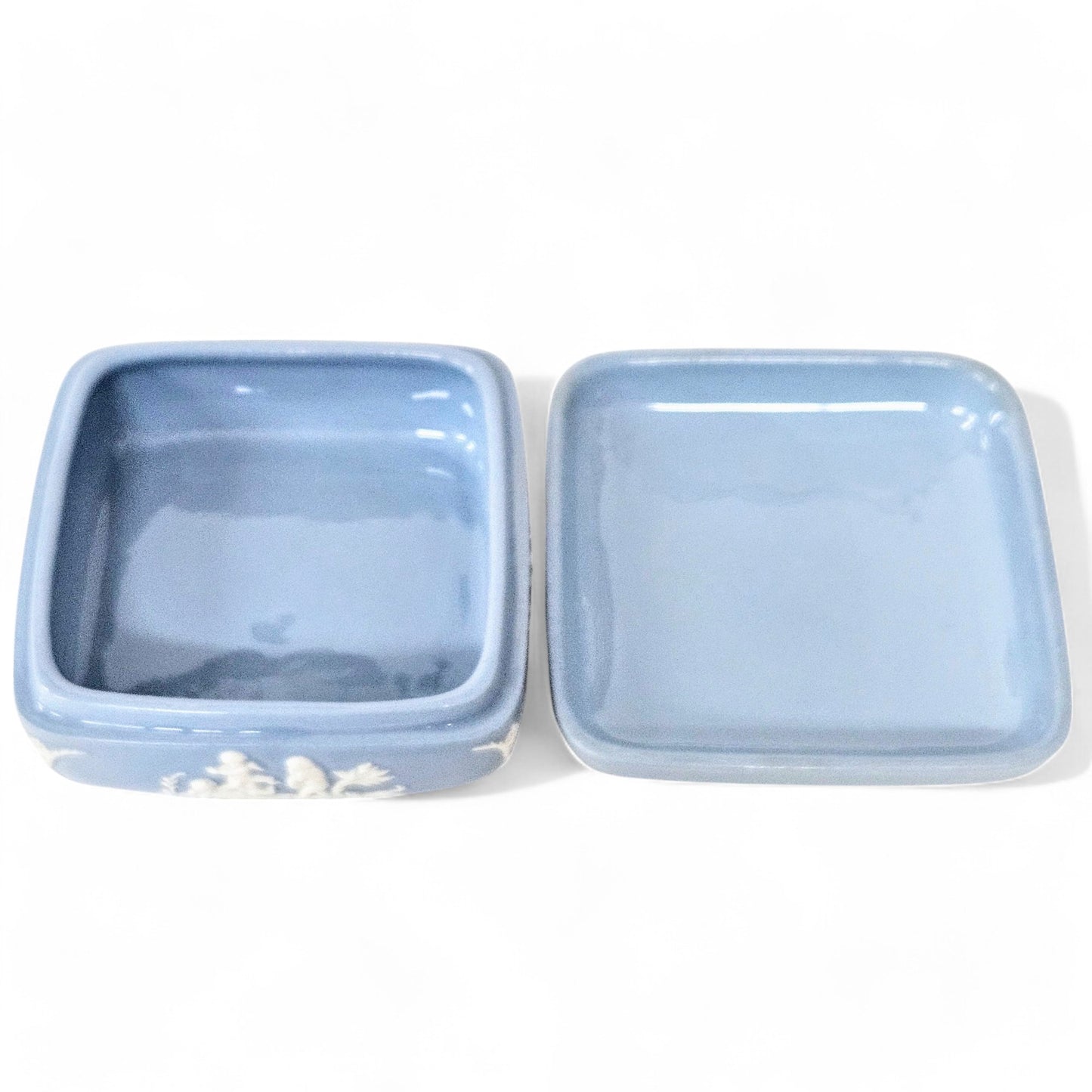 Wedgwood Square Trinket Box Cream on Lavender Blue Jasperware MINT