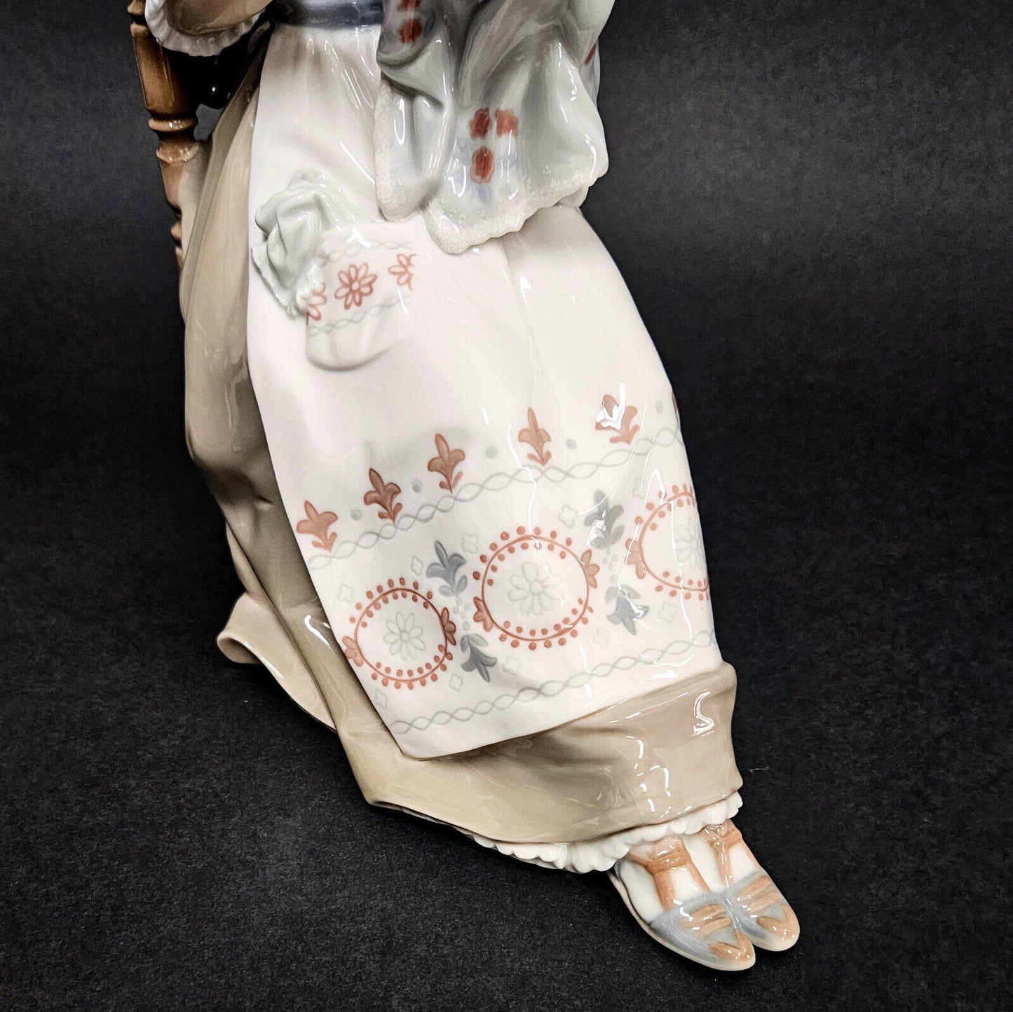 Lladro #4865 Lady Sewing Embroidering in Chair | Large Figurine Retired MINT