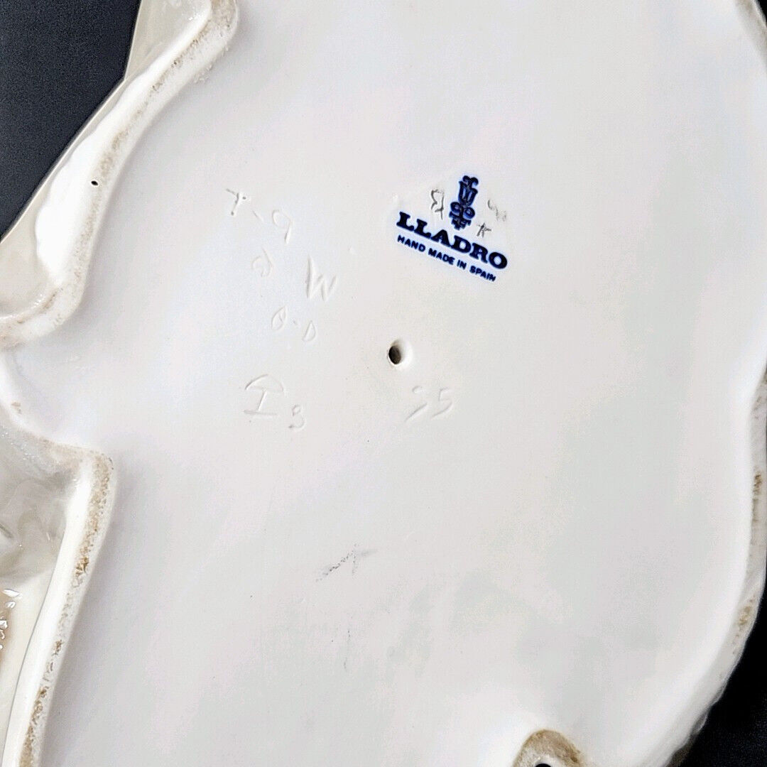 Lladro #4865 Lady Sewing Embroidering in Chair | Large Figurine Retired MINT