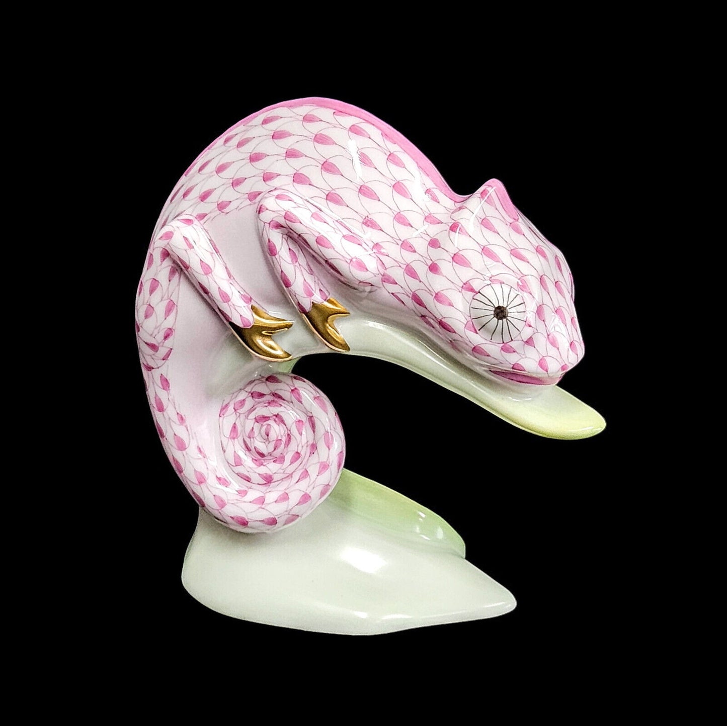 Herend Chameleon Figurine in Pink Fishnet with 24 Karat Gold Accents