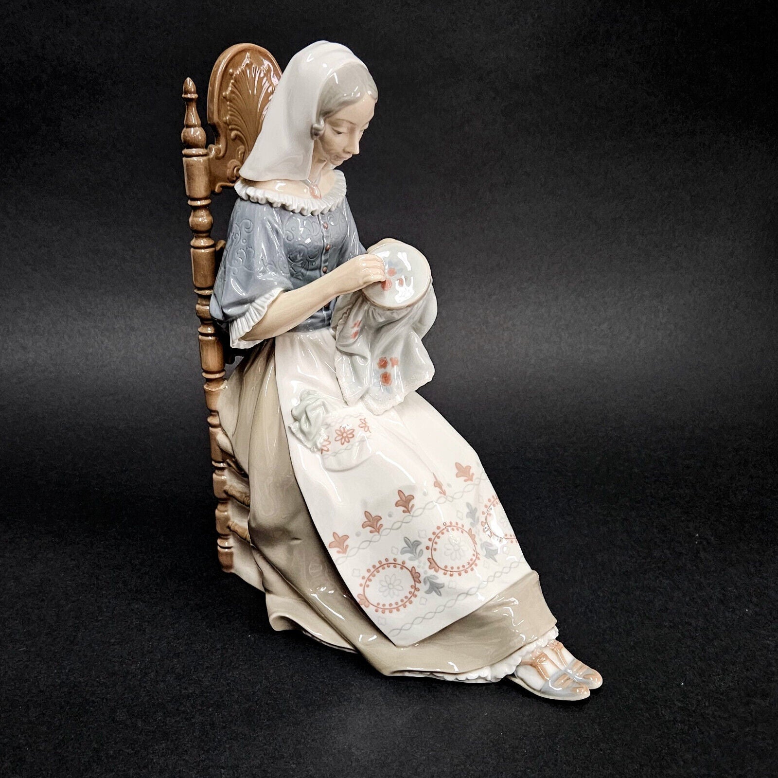 Lladro #4865 Insular Embroideress Sewing in Chair | Large Figurine Retired MINT