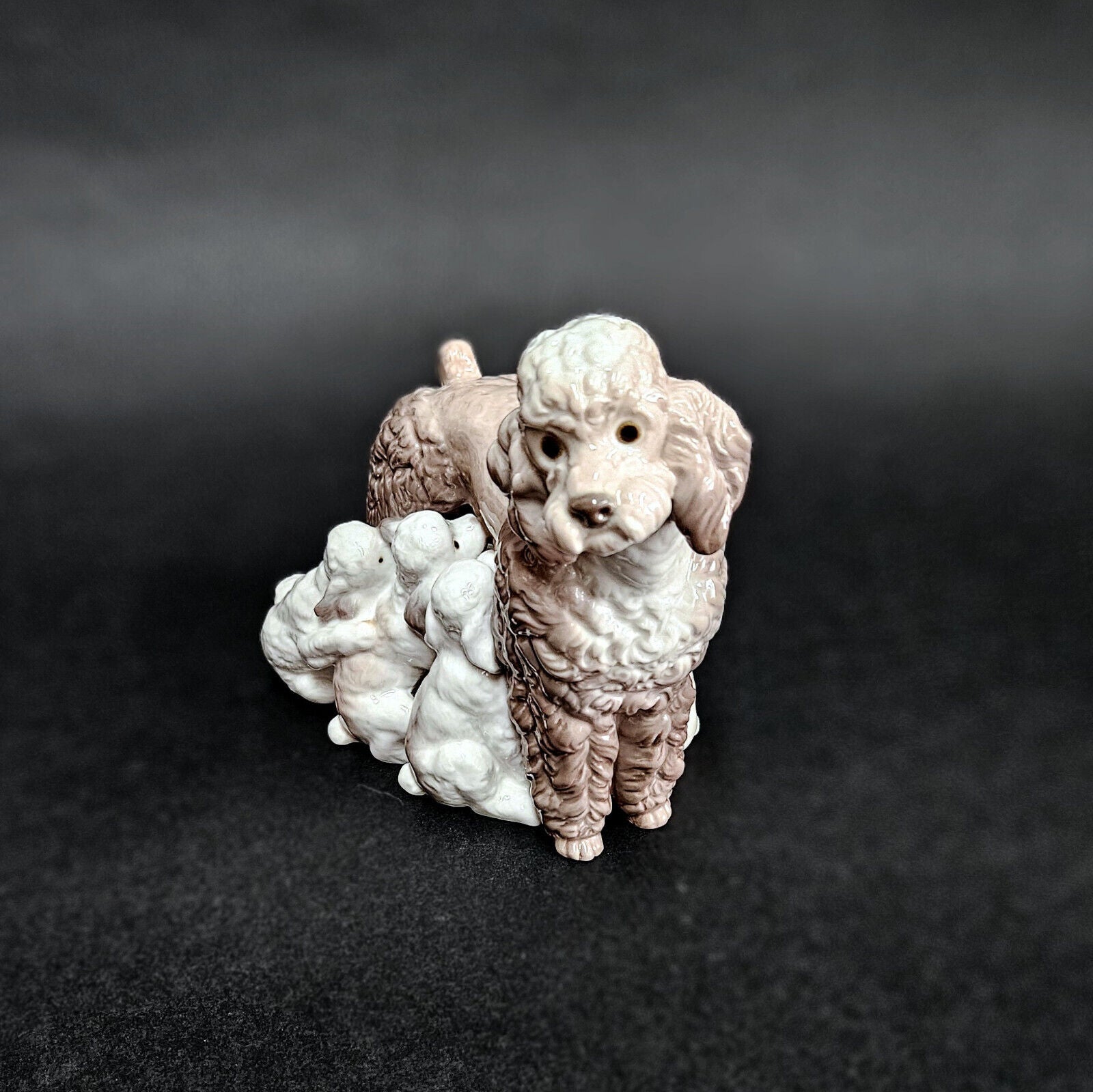 Lladro Poodle 1974 Figurine Mother Dog w 5 Nursing Puppies Retired #1257