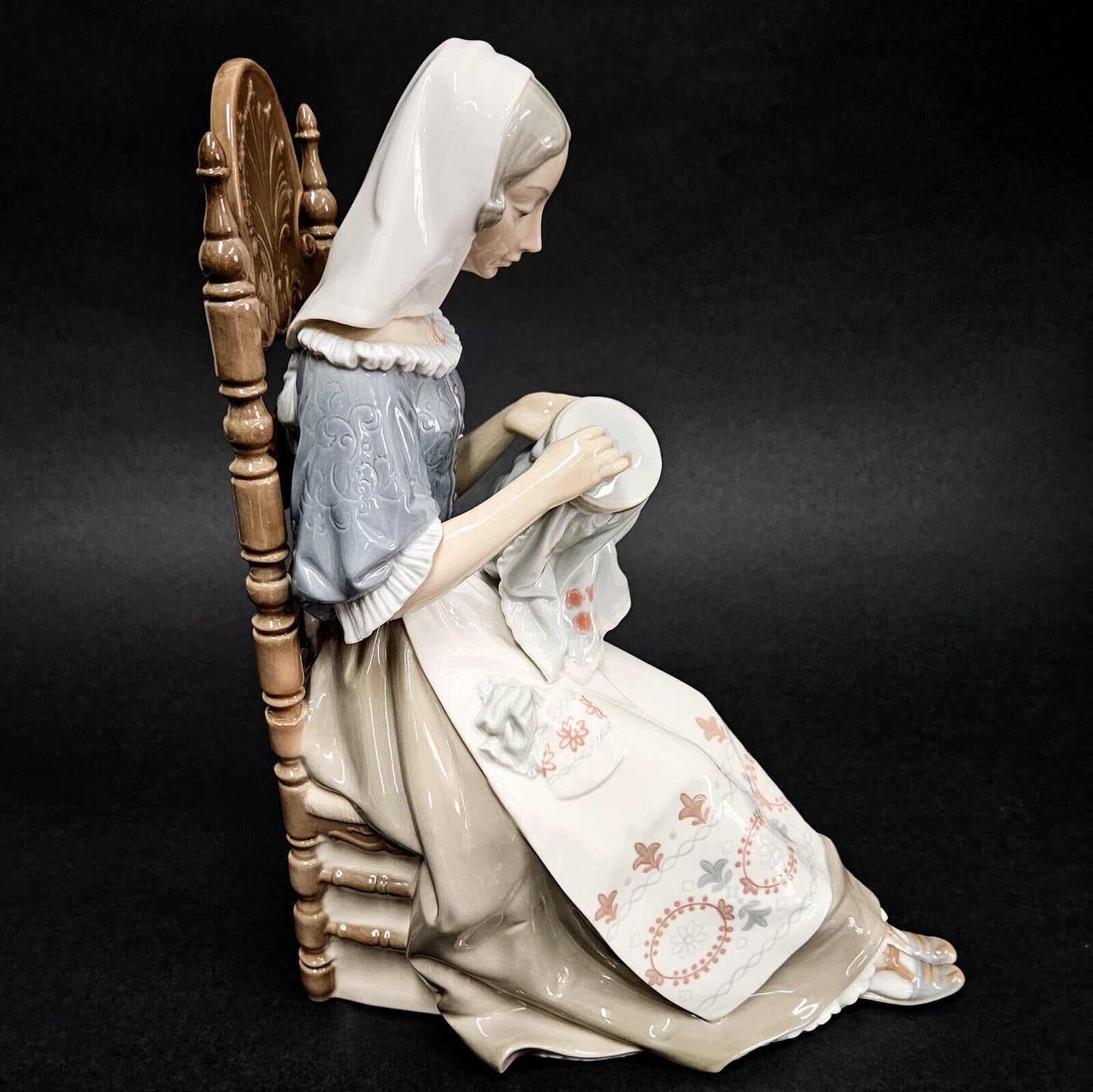 Lladro #4865 Lady Sewing Embroidering in Chair  | Large Figurine Retired MINT