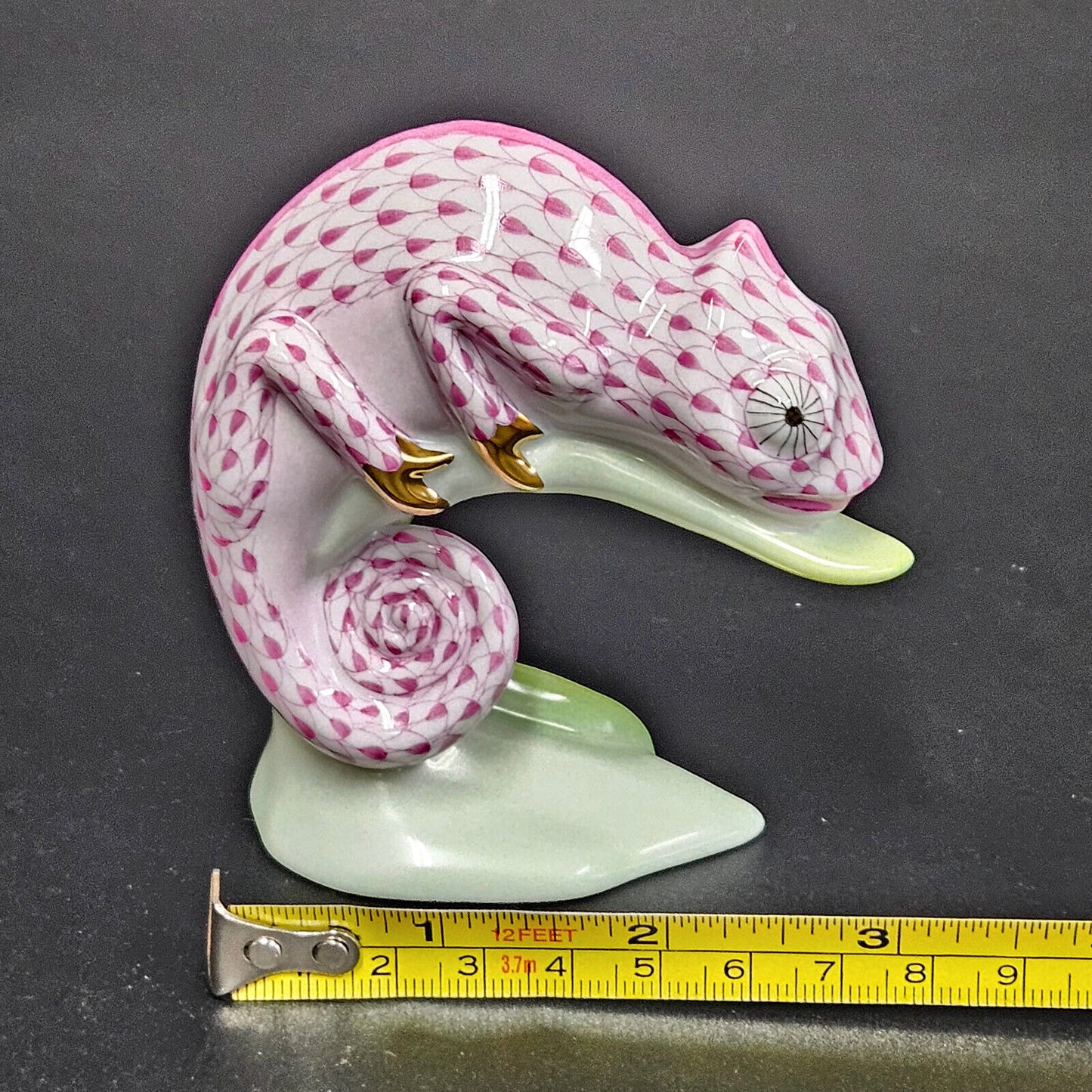 Herend Chameleon Figurine in Pink Fishnet with 24 Karat Gold Accents