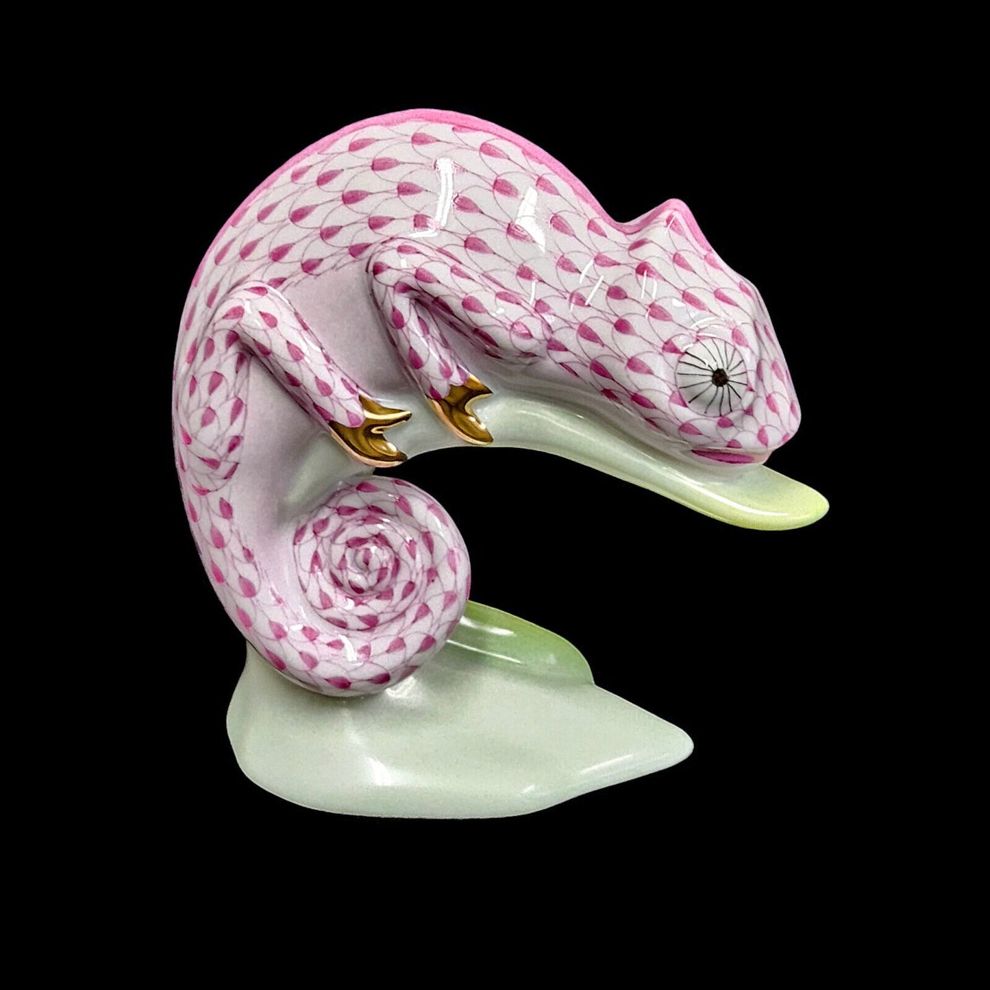 Herend Chameleon Figurine in Pink Fishnet with 24 Karat Gold Accents